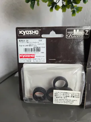 3 PAQUETES RC CUBIERTAS KYOSHO MINI Z NUEVAS