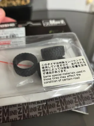 3 PAQUETES RC CUBIERTAS KYOSHO MINI Z NUEVAS