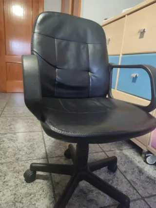 Silla de escritorio negra