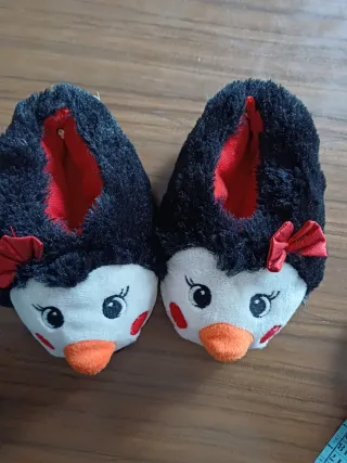 Zapatillas casa pingüino niño/niña