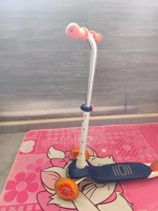 Patinete infantil 3 ruedas naranja y azul