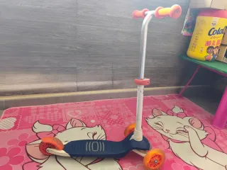 Patinete infantil 3 ruedas naranja y azul