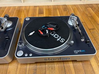 Pareja Tocadiscos DJ Stanton T50