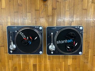 Pareja Tocadiscos DJ Stanton T50