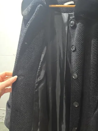 Elegante abrigo negro mujer