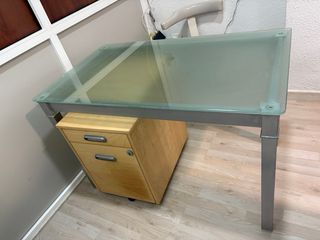 Mesa estudio cristal y cajonera madera