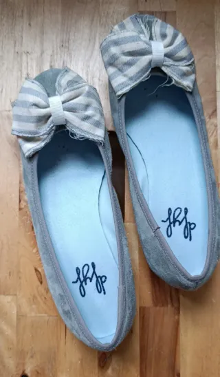 Bailarinas grises con lazo