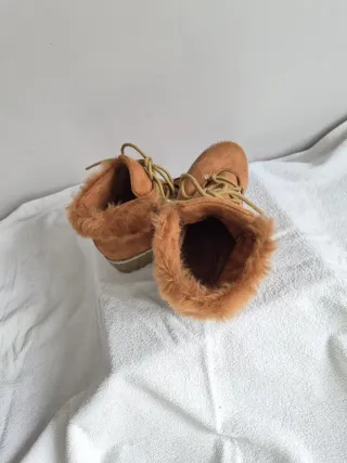 Botas Marrones con Cordones Talla 38