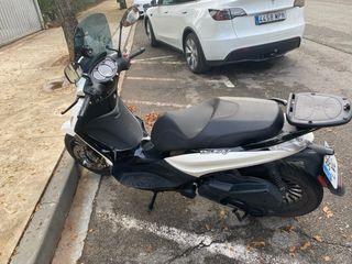 Piaggio Beverly 300cc Scooter Blanca