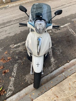 Piaggio Beverly 300cc Scooter Blanca