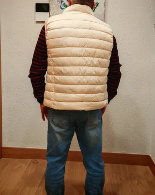 Chaleco acolchado beige