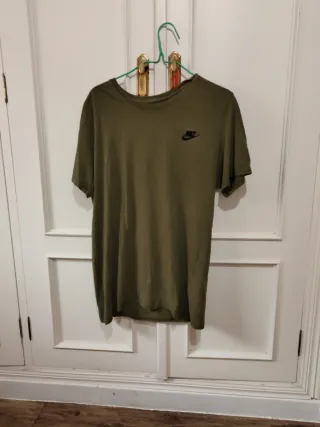 Camiseta Nike Hombre Verde Oliva