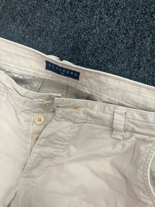 Pantalones chinos beige Scalpers