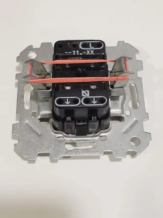 DOBLE INTERRUPTOR NIESSEN LISSA 5111 BA