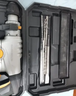 Taladro percutor TITAN