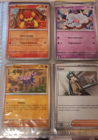 Collezione 161 carte Pokemon + 2 raccoglitori