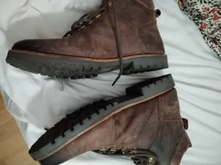 Botas de piel marrones