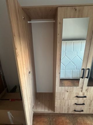 Armario 4 puertas y 3 cajones madera