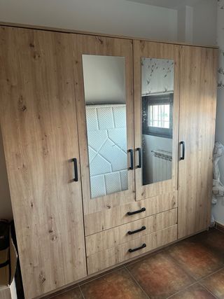 Armario 4 puertas y 3 cajones madera