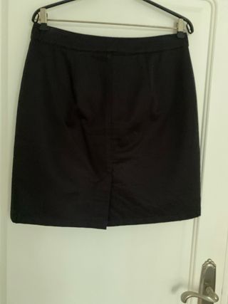 Falda negra talla 42