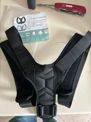 Corrector de postura negro