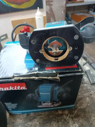 Fresadora Makita RP0900