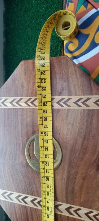 Caja de madera decorada con elefante