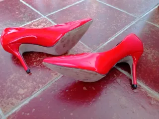 Zapatos de tacón Colourcherie rojos talla 36