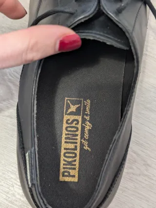 Zapatos de vestir Pikolinos negros