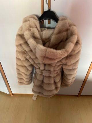 Pelliccia con cappuccio taglia unica