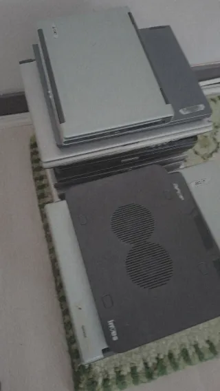 Lote de portátiles Acer y HP para piezas.