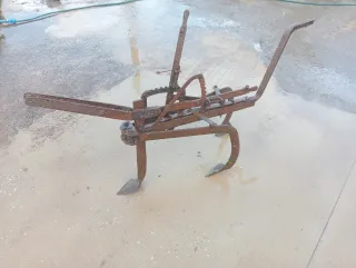 Arado antiguo decorativo