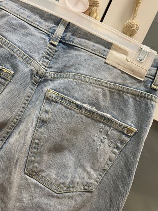 Pantalón vaquero Bershka desgastado Talla 36