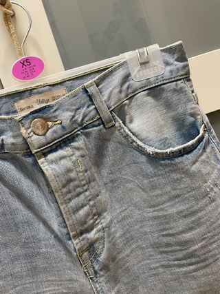 Pantalón vaquero Bershka desgastado Talla 36