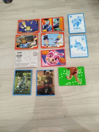Cromos Patrulla Canina y Lego Dinosaurios