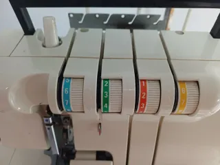 Máquina de coser Overlock Sigma