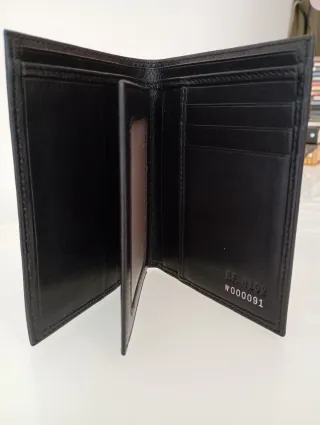 Cartera billetera de hombre en piel negra