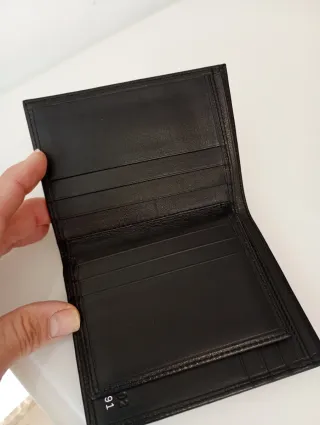 Cartera billetera de hombre en piel negra