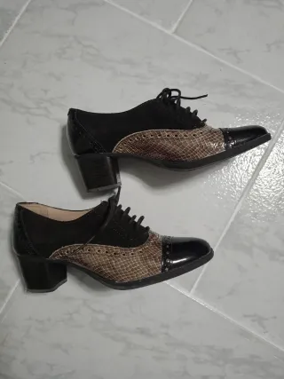 Zapatos de señora negros y marrones