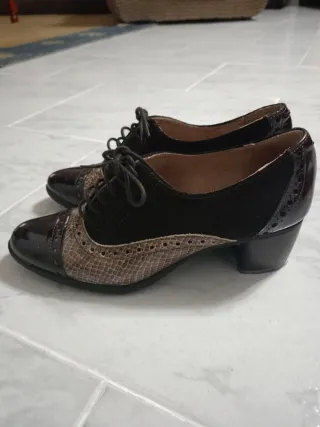Zapatos de señora negros y marrones