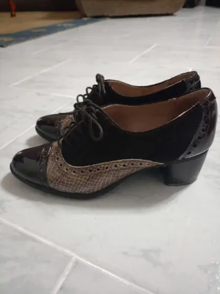Zapatos de señora negros y marrones