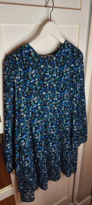 Vestido estampado floral azul y negro