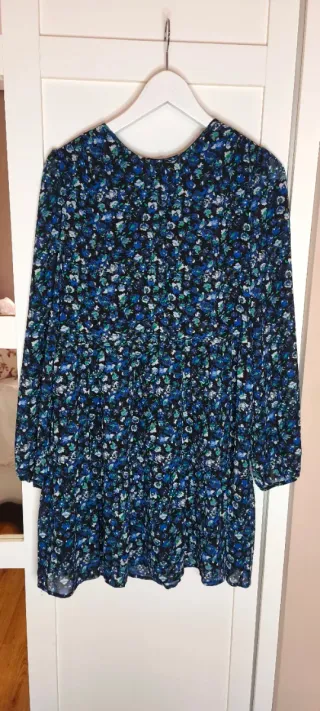 Vestido estampado floral azul y negro