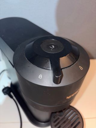 Cafetera Nespresso Vertuo Next D Matt Black