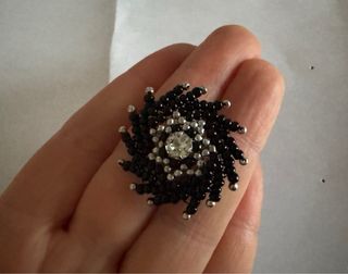 Pendientes pequeños con pedrería