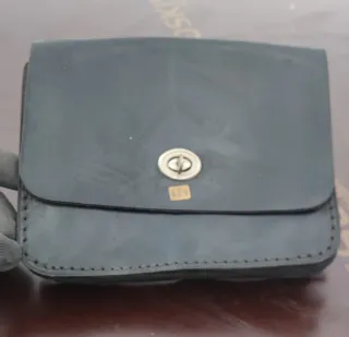 Maletín de cuero negro