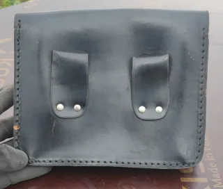 Maletín de cuero negro