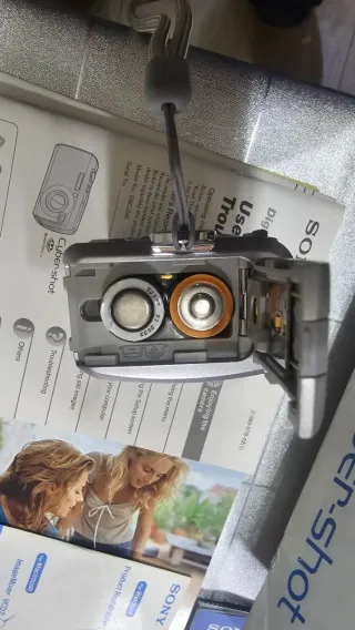 Sony Cyber-shot DSC-S40 Plata