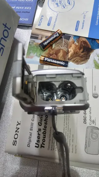 Sony Cyber-shot DSC-S40 Plata