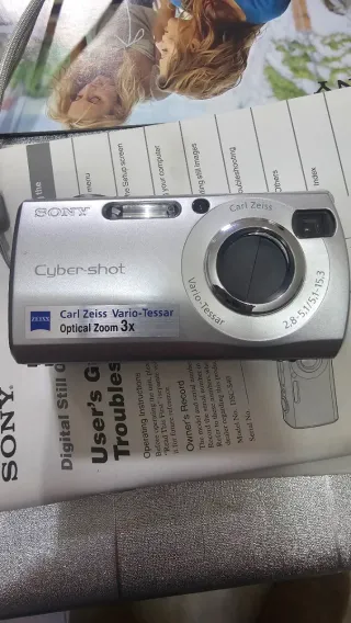 Sony Cyber-shot DSC-S40 Plata